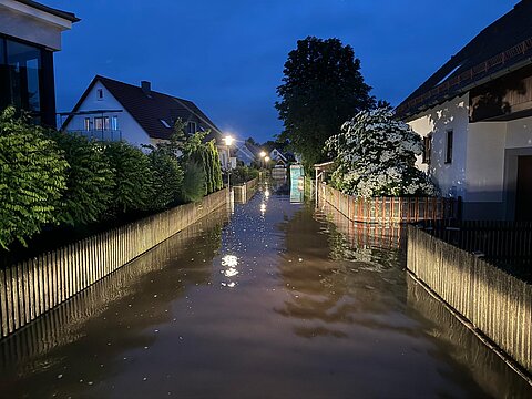 Keller unter Wasser/Straße Überflutet